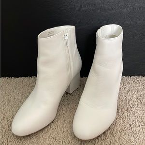 Aldo • White ankle boots